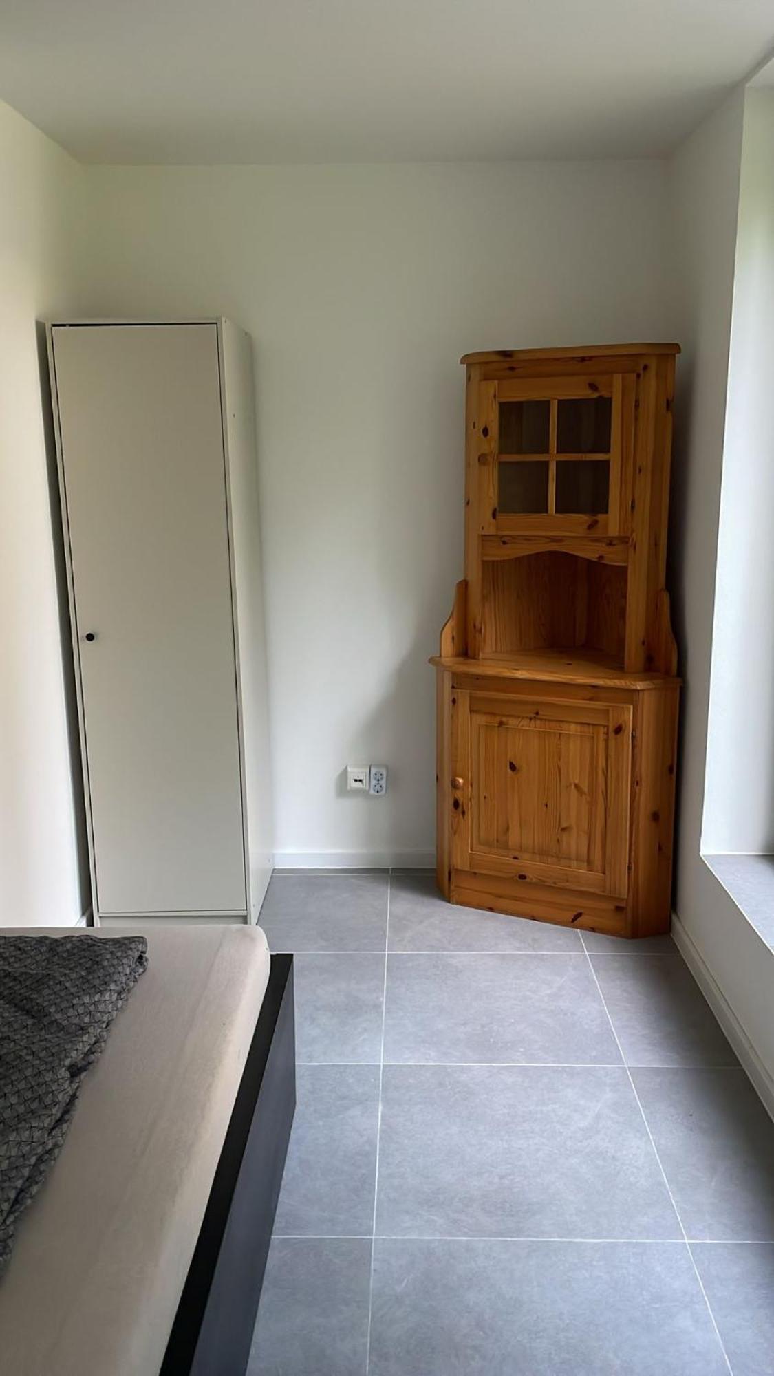 Sch1 Schleswiger Str.19,30165 Hannover,ug,2 X Sz Apartment